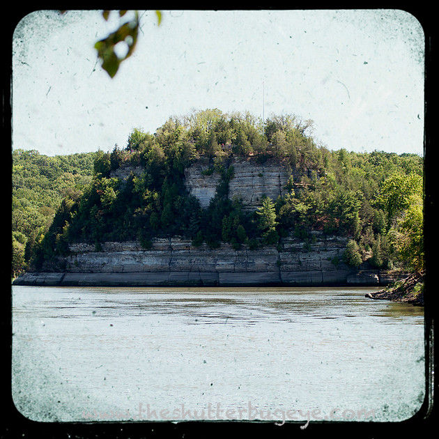 TTV landscape photograph for sale, Starved Rock sandstone cliff
